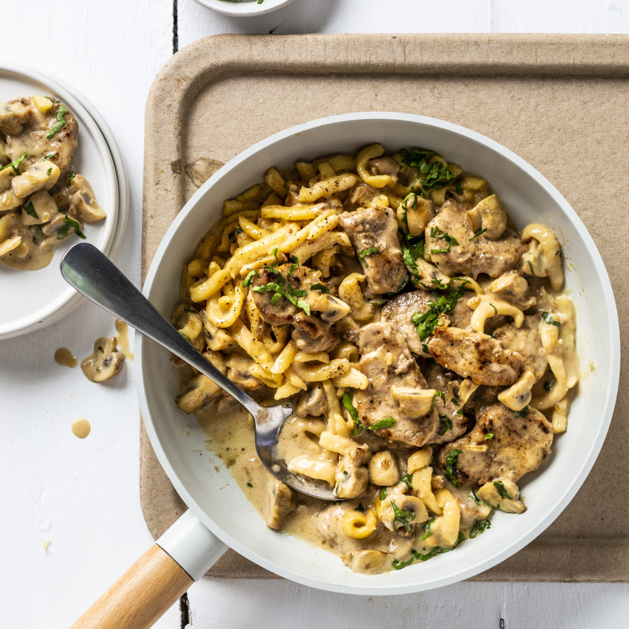 Schnitzelpfanne mit Spätzle 